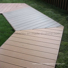 Les ventes chaudes! ! Plancher creux WPC Decking Floor Wth Matériaux recyclés